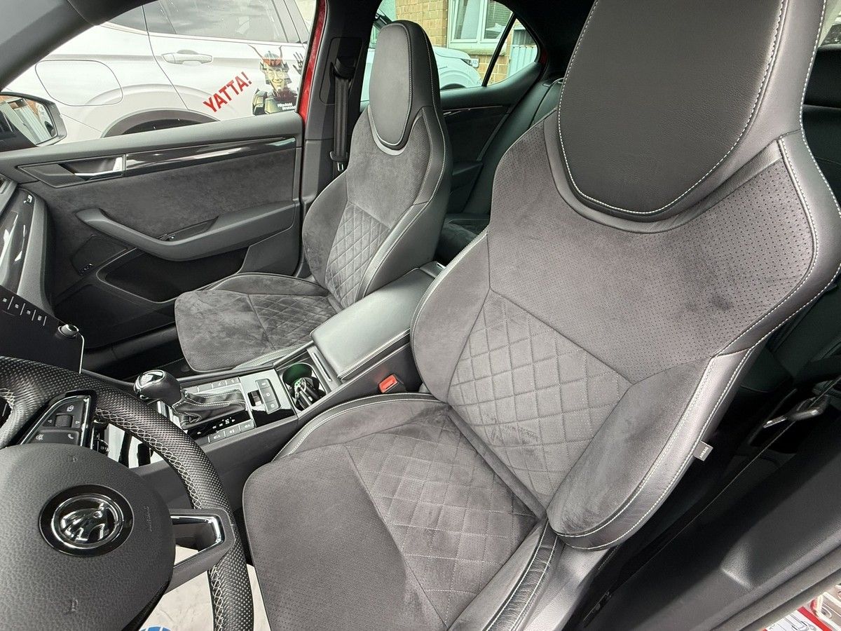Skoda Superb 2.0 TSI DSG SportLine Standheizung Pano foto 16