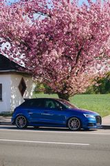 Audi S1 quattro Sportback  - mit Benzin-Antrieb: Allradantrieb, Kleinwagen