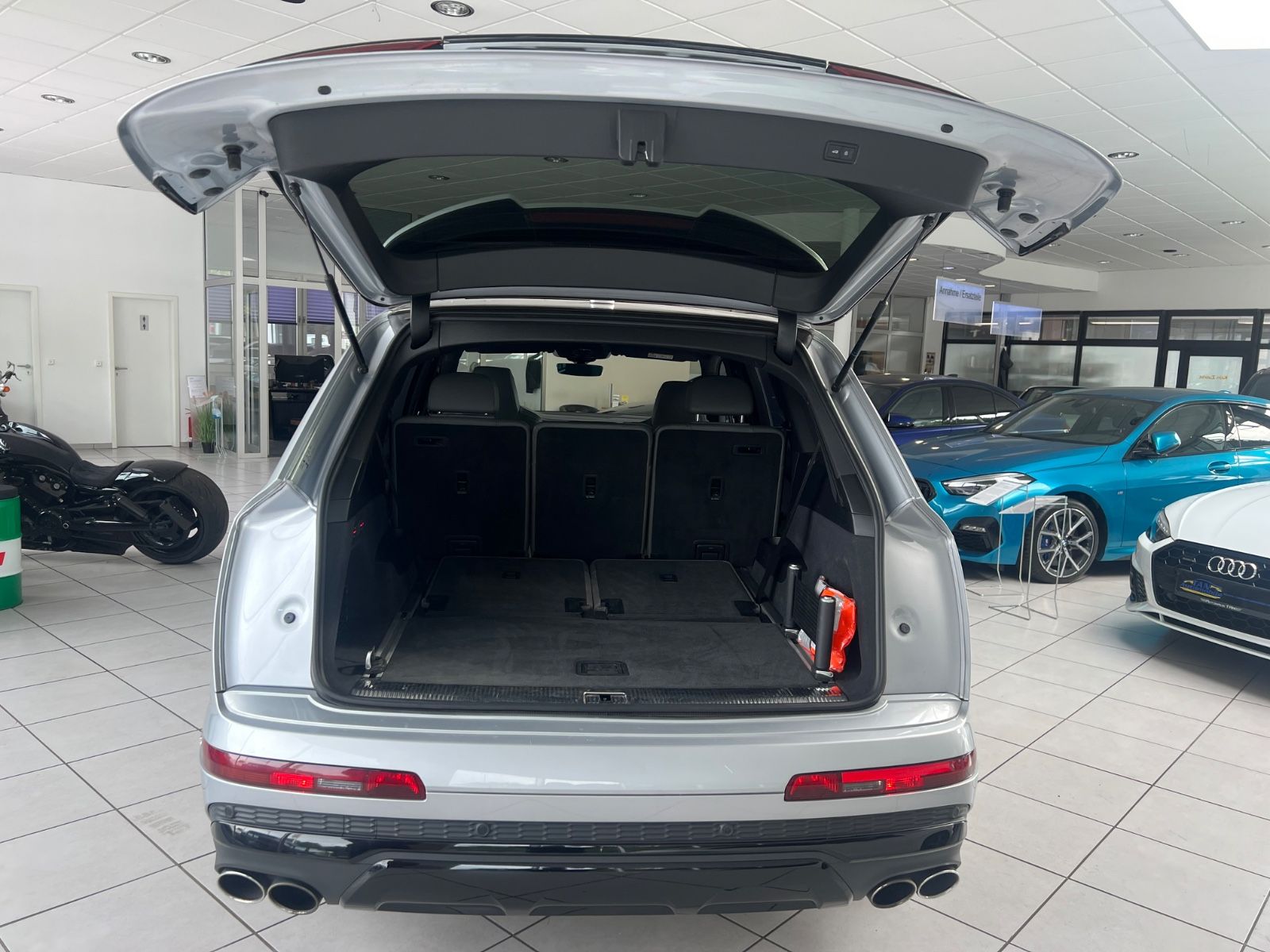Fahrzeugabbildung Audi SQ7 4.0 TDI quattro*Head-Up * 7.SITZER*Exclusive