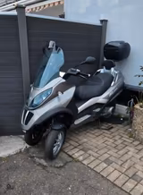 Piaggio MP3 250 LT  PKW Führerschein reicht .Kein Motorr - PIAGGIO ROLLER 250