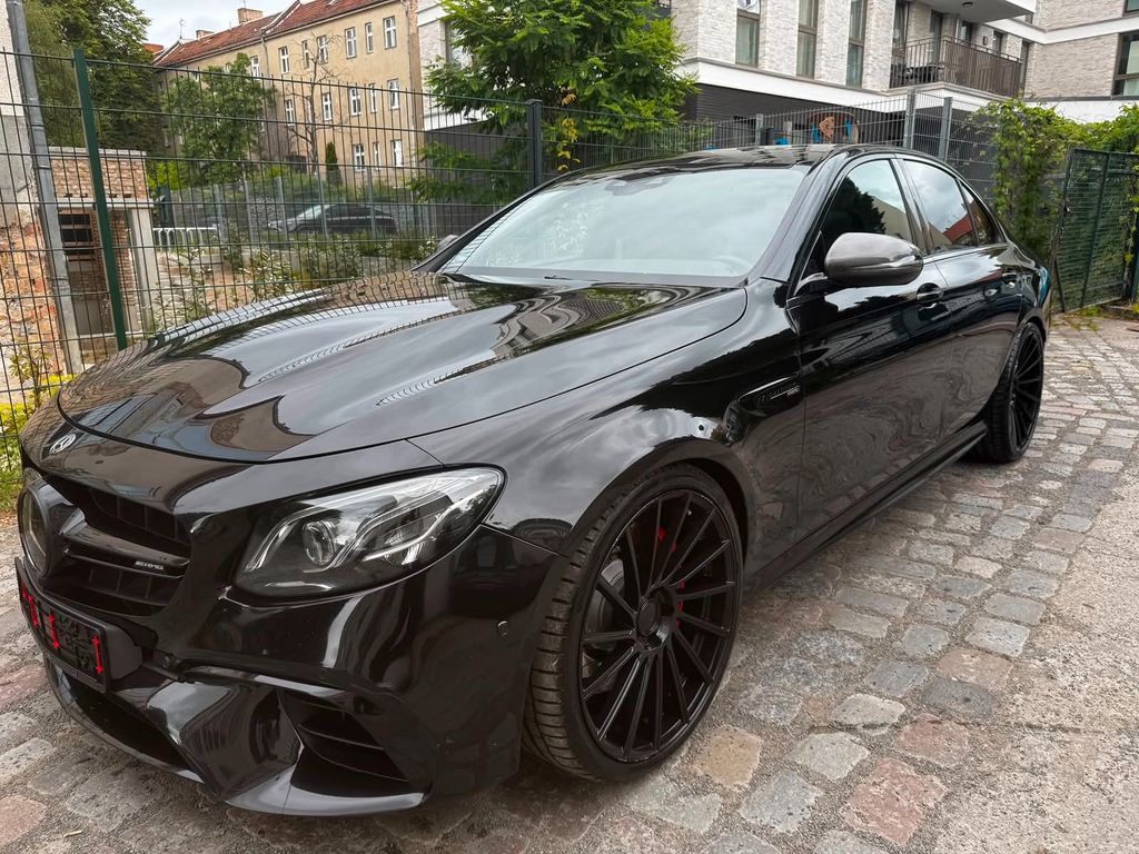 Mercedes-Benz E 63 AMG