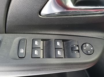 Fotografie 15 des Opel Corsa F 1.2 Edition SHZ PDC AC Navi