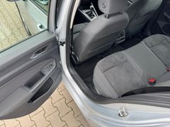 Fahrzeugabbildung Volkswagen Golf VIII Lim. Life LED Navi Sitzh Massage ACC