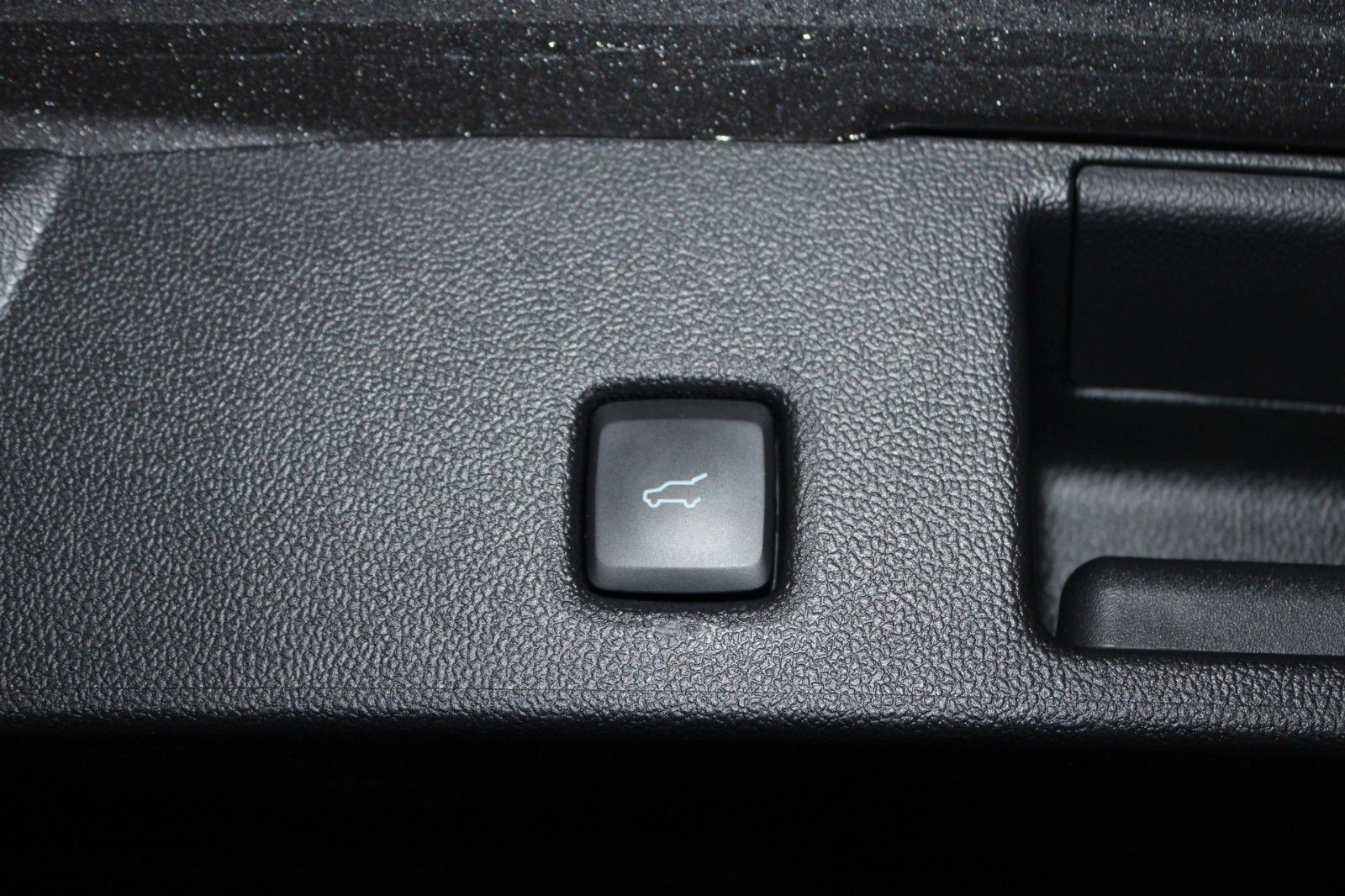 Fahrzeugabbildung Ford Kuga ST-Line X LED AHK Winter Technologie Paket