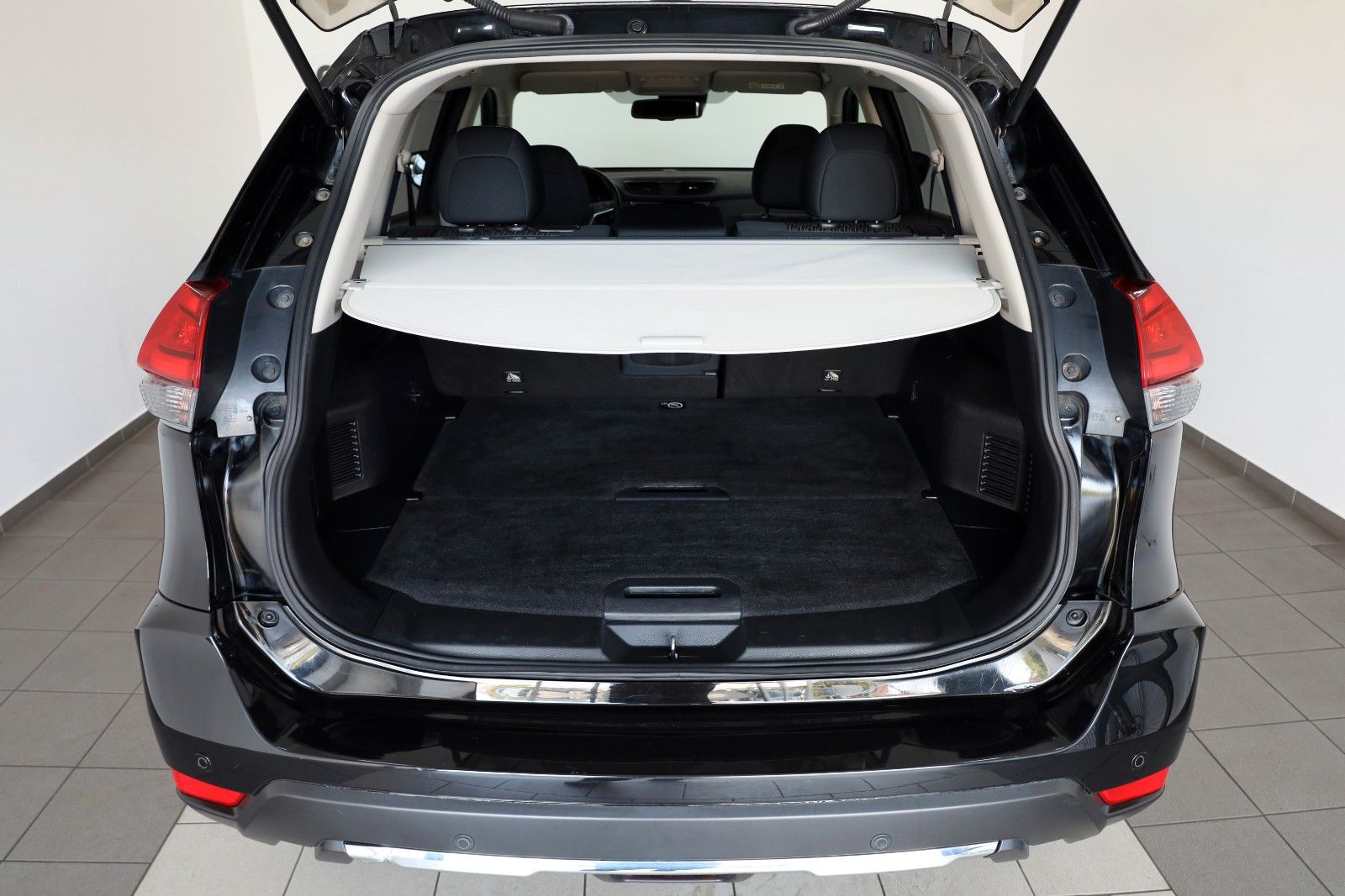 Fahrzeugabbildung Nissan X-Trail Acenta Navi,Panorama,360°Kamera,SH,SR+WR