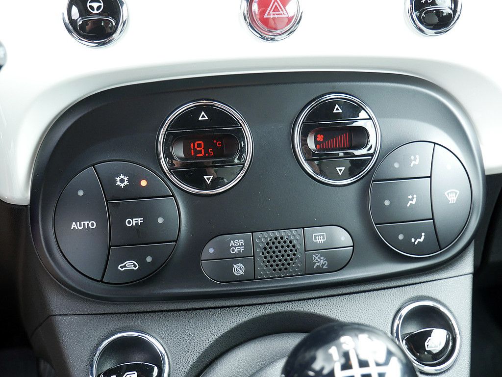Fahrzeugabbildung Fiat 500 1.0 DolceVita KLIMAAUTOMATIK NAVI