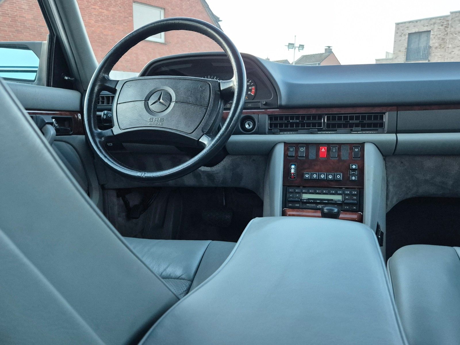 Fahrzeugabbildung Mercedes-Benz 560 SEL/Deutsch/Coupé Sitzanlage/Bestzustand