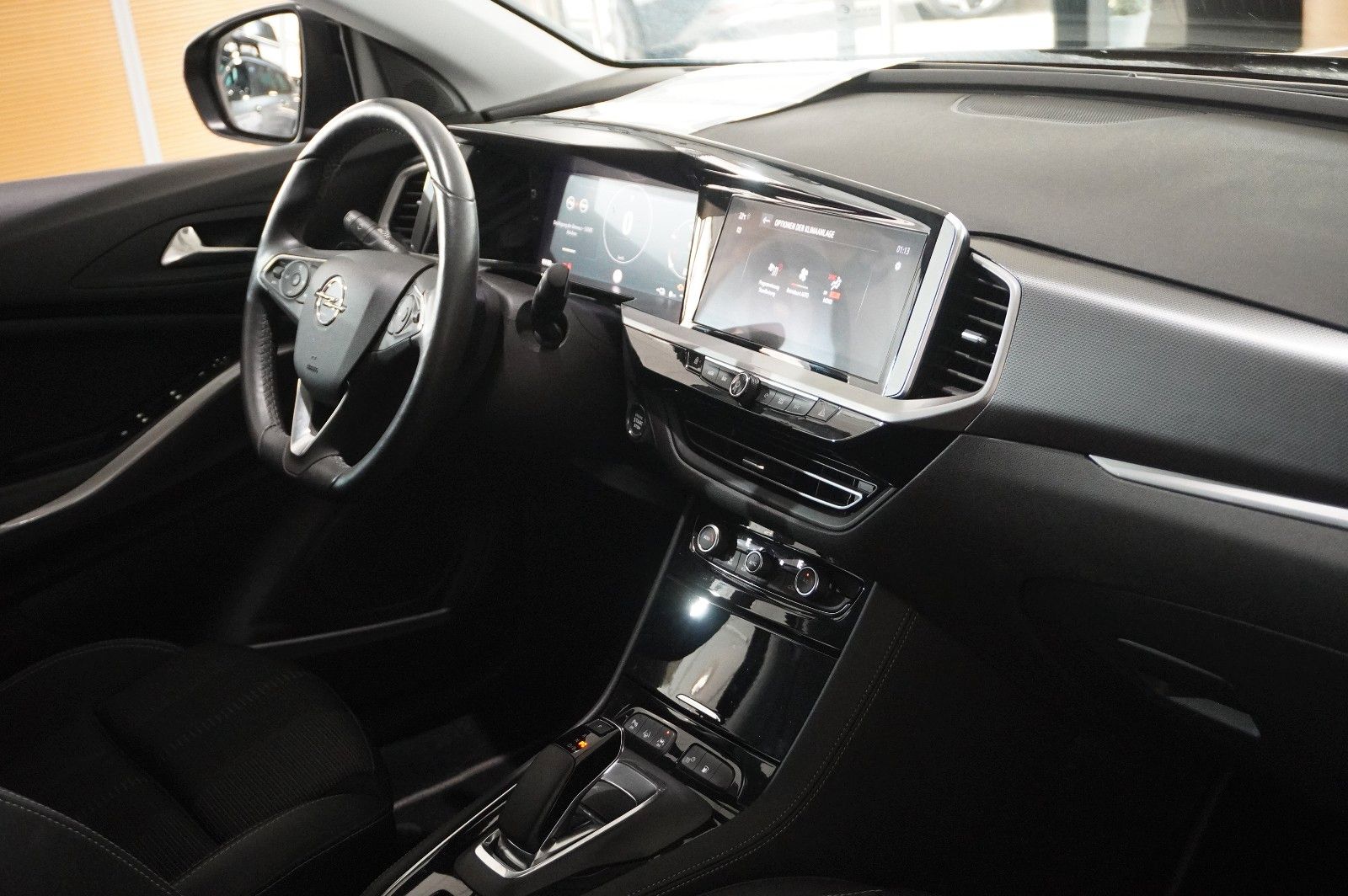 Fahrzeugabbildung Opel Grandland (X) 1.6 PHEV ELEGANCE NAVI/LED/SPORT