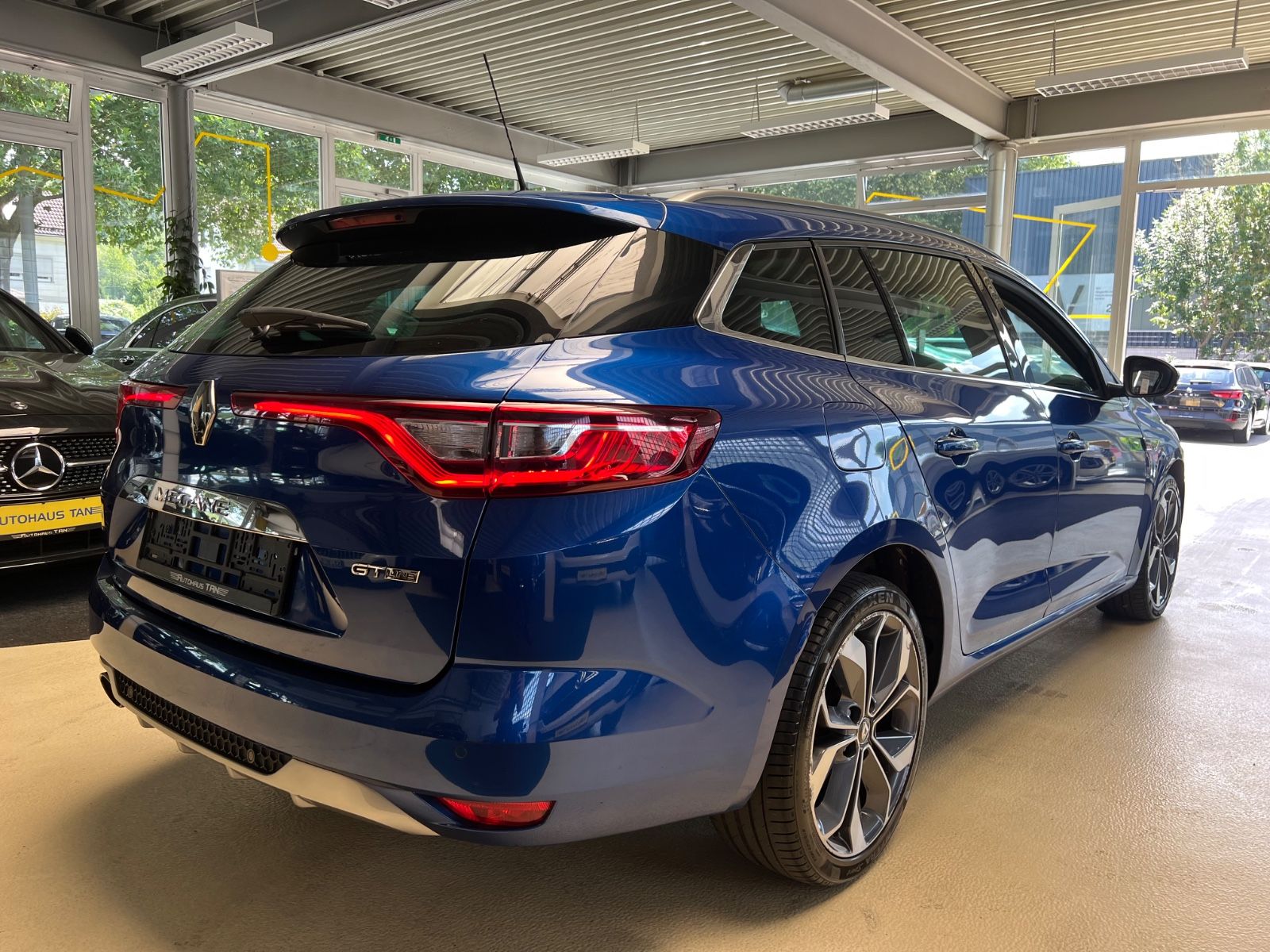 Fahrzeugabbildung Renault Megane IV Grandtour GT-Line *SCHALENSITZE*
