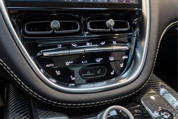 2022 Aston Martin DBX — миниатюра 42