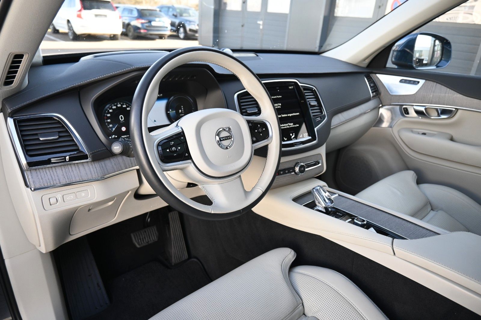 Fahrzeugabbildung Volvo XC90 T8 AWD Recharge Inscription*PANO*STHZ*B&W