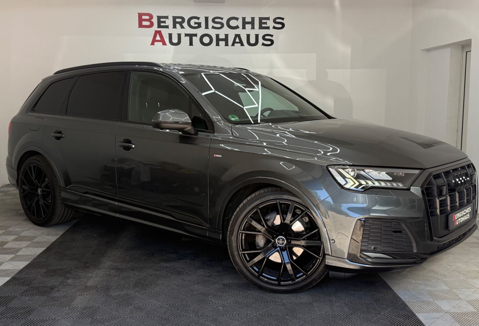 Audi Q7 - 1