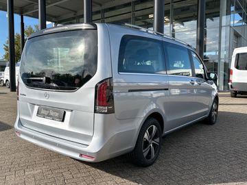 Mercedes V 220 - 3