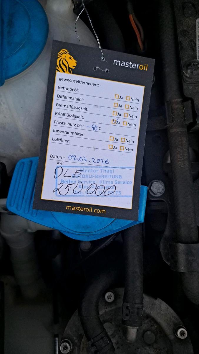 Volkswagen Touran 2010 — photo 14