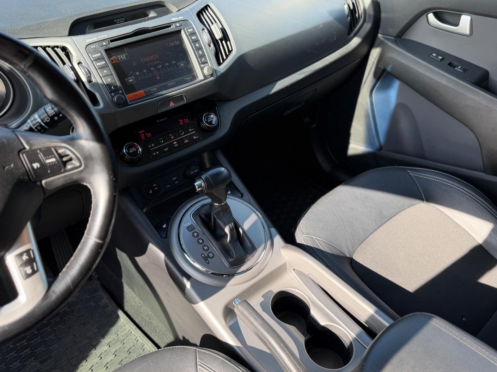Kia Sportage Spirit 2WD*TEMPO*NAVI*KLIMA*SHZ*
