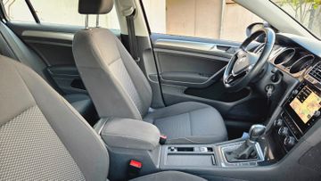 Volkswagen Golf - 10
