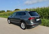 Volkswagen Tiguan Allspace 2.0 TSI / 1. Hd./Leder/AHK/Pano - Volkswagen Tiguan Allspace mit Benzin-Antrieb: Grau, Panorama-Dach