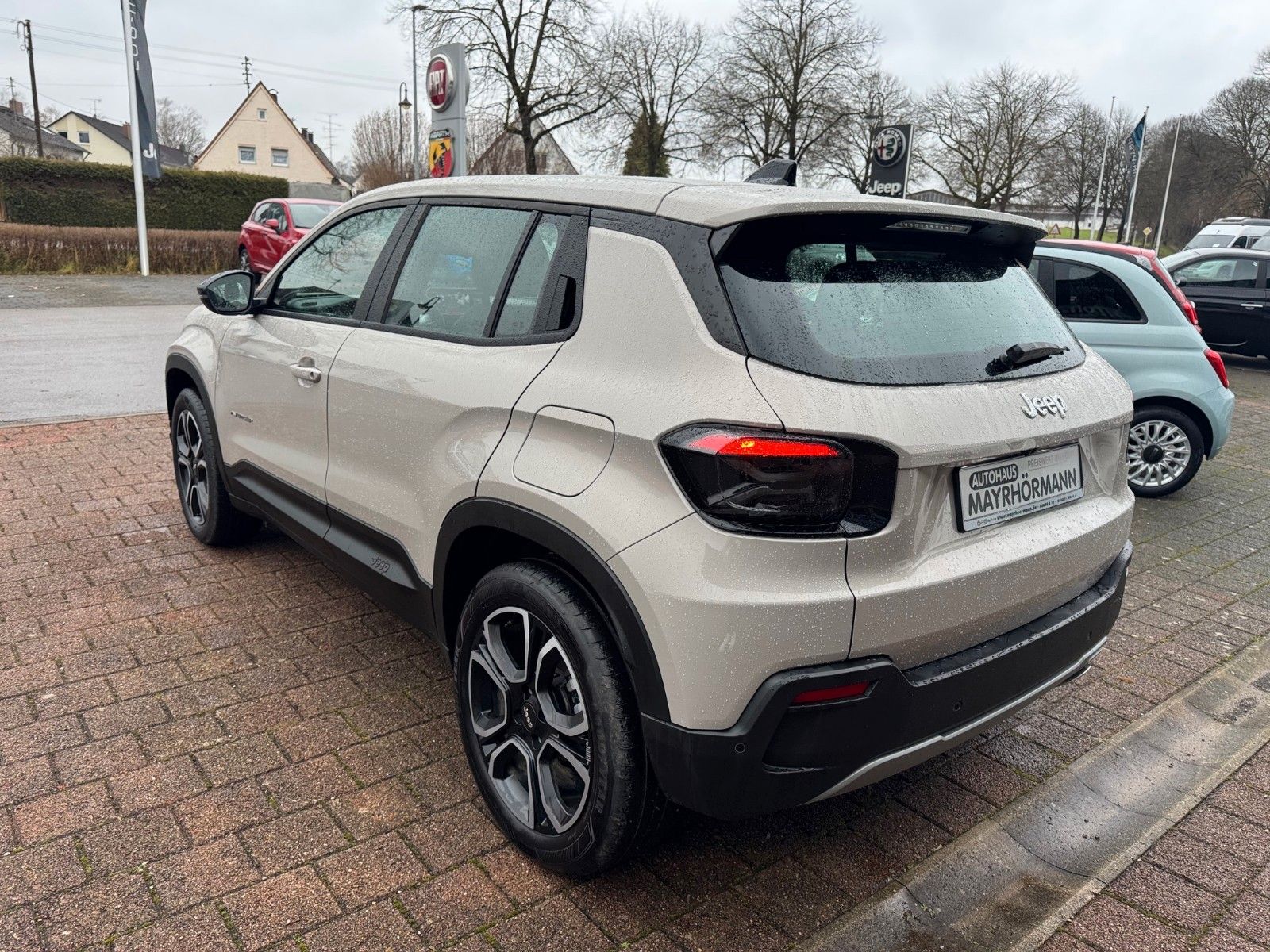 Fahrzeugabbildung Jeep Avenger Altitude Sitzheizung Kamera Navi 18Zoll