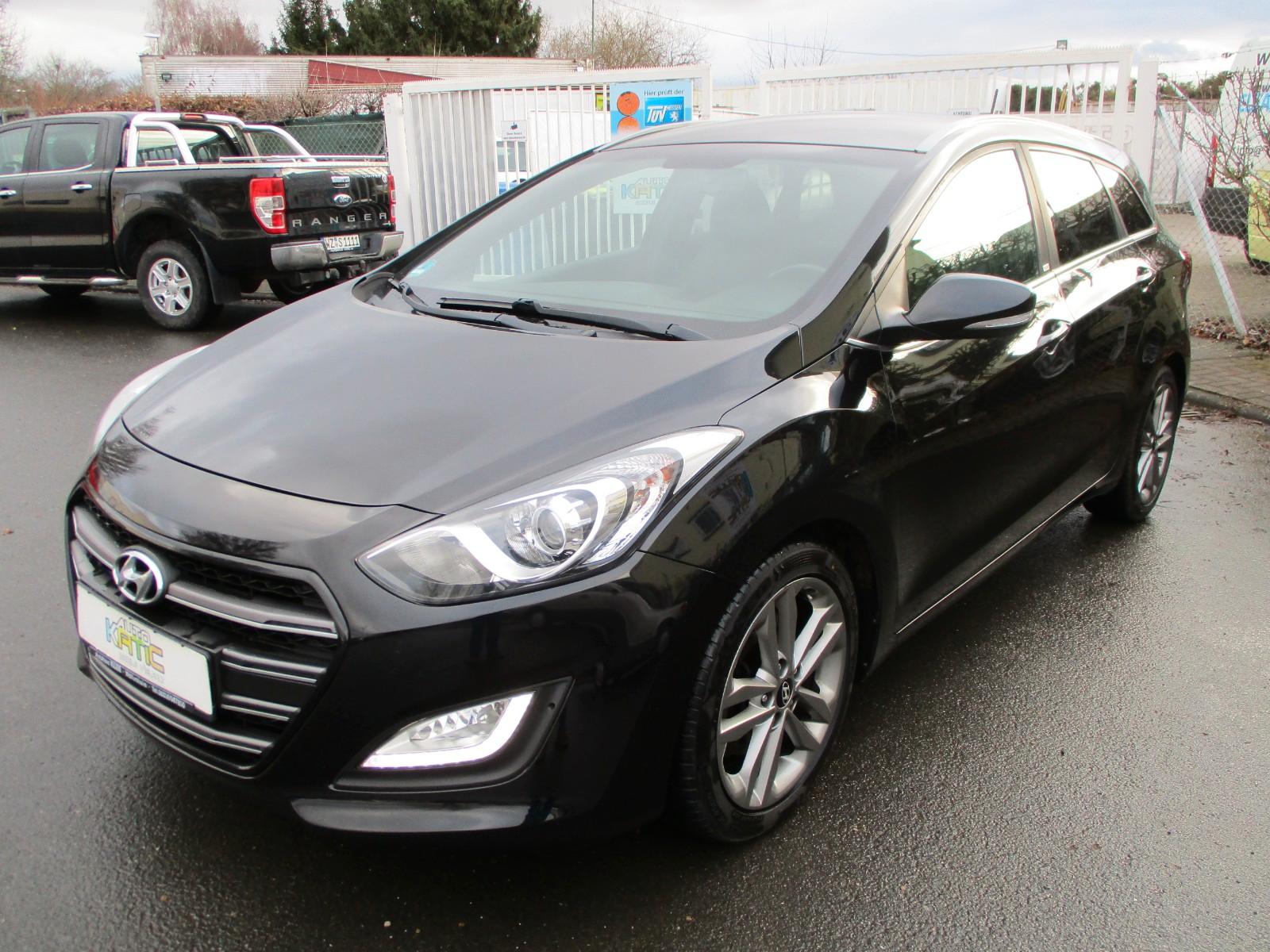 Hyundai i30 cw Passion*Unfallfrei*Scheckheft *1.Hand