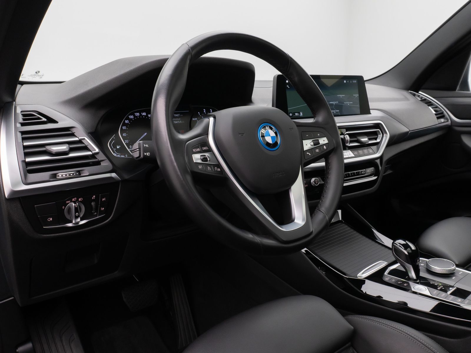 Fahrzeugabbildung BMW X3 xD30e Panorama Laser 360°HUD DAB HiFi Sport