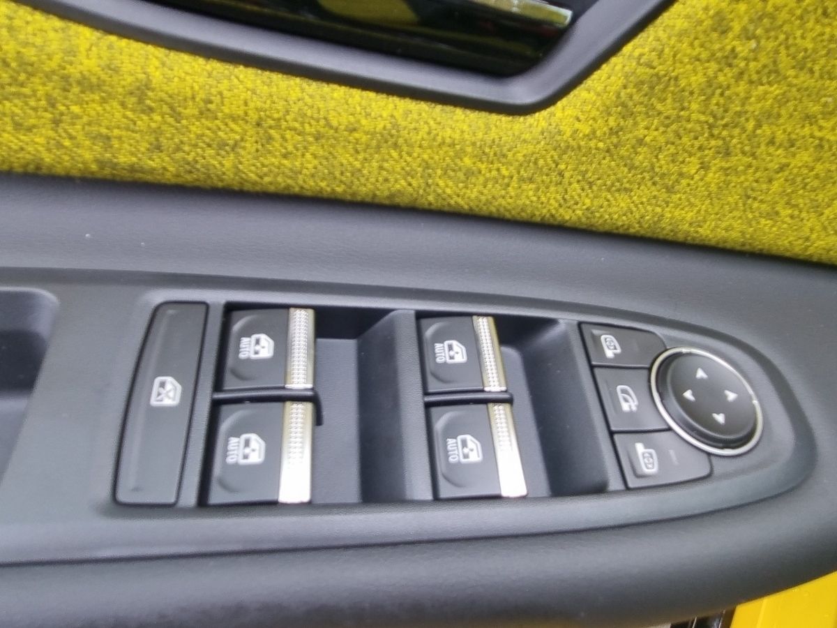 Fahrzeugabbildung Renault R 5 E-Tech elektrisch Iconic 150 Comfort Range