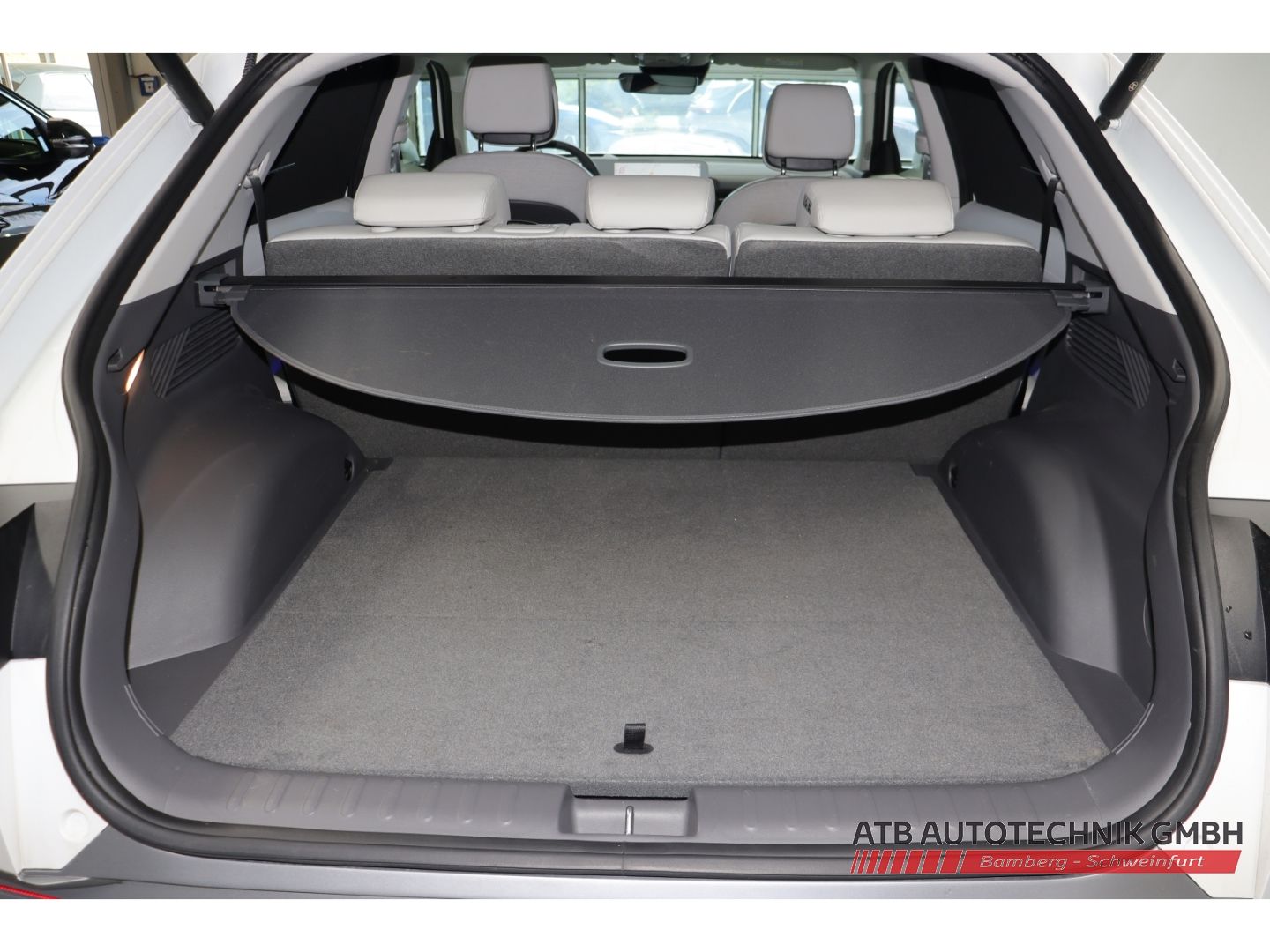 Fahrzeugabbildung Hyundai IONIQ 5 77,4 kWh UNIQ 4WD 98,9% SOH HUD Navi Sou