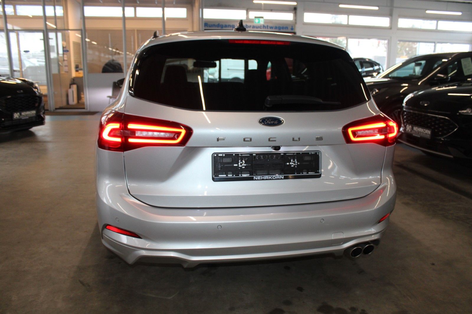 Fahrzeugabbildung Ford Focus ST-Line X Aut. LED ACC Leder Pano HUD Wint