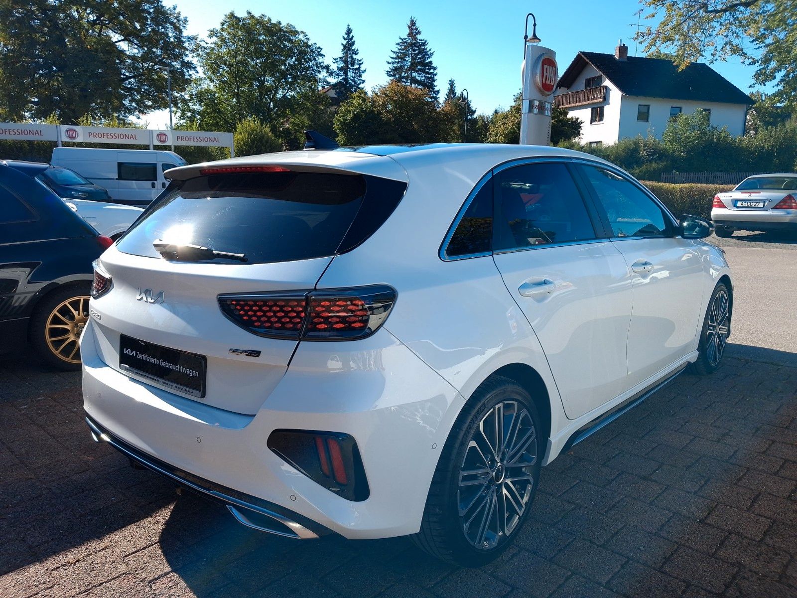 Fahrzeugabbildung Kia cee'd / Ceed GT line Pano LED Leder Navi uvm.