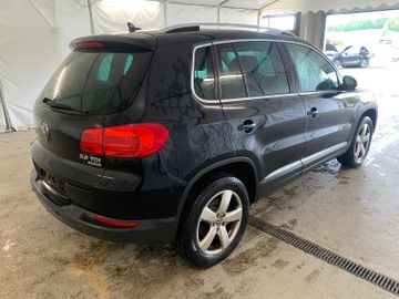 Volkswagen Tiguan - 5