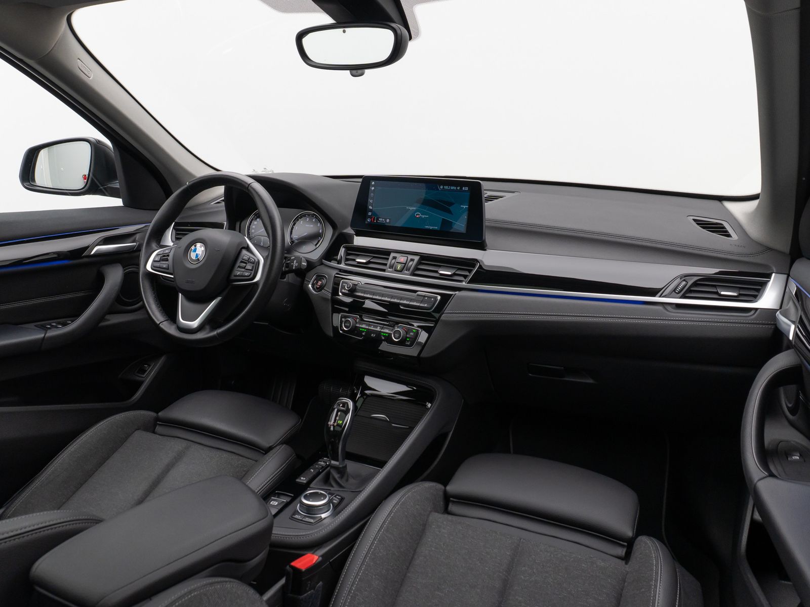 Fahrzeugabbildung BMW X1 xD20i Sport Line Panorama Kamera HUD DAB HiFi