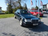 Mercedes-Benz 200 H-Kennzeichen, TÜV neu - Mercedes-Benz 200 aus 1993