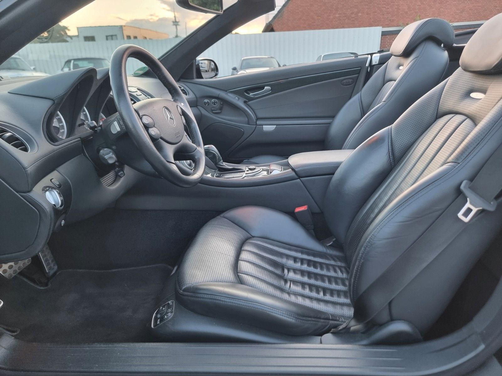 Fahrzeugabbildung Mercedes-Benz SL 55 AMG/BRD/2.Hd/MB-SH Tag 1 bis heute