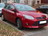 Ford Focus MK3 rot, gepflegt, neue HU!  - Ford Focus aus 2011: Limousine