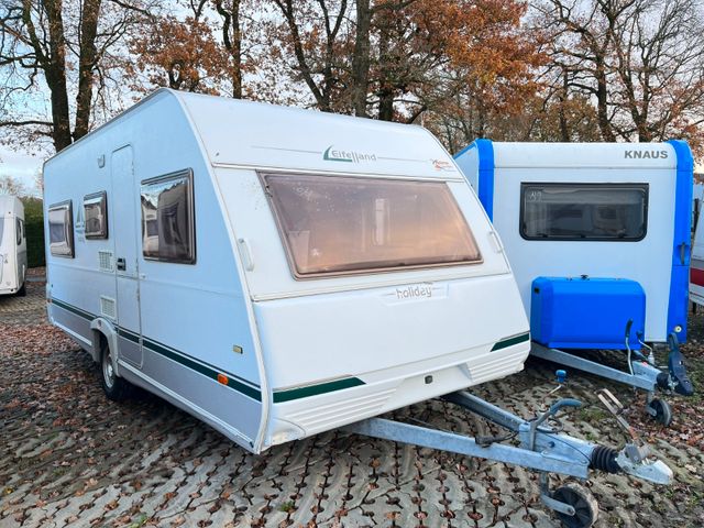 Knaus EIFELLAND E500 - Kinderzimmer/Sitzgruppe