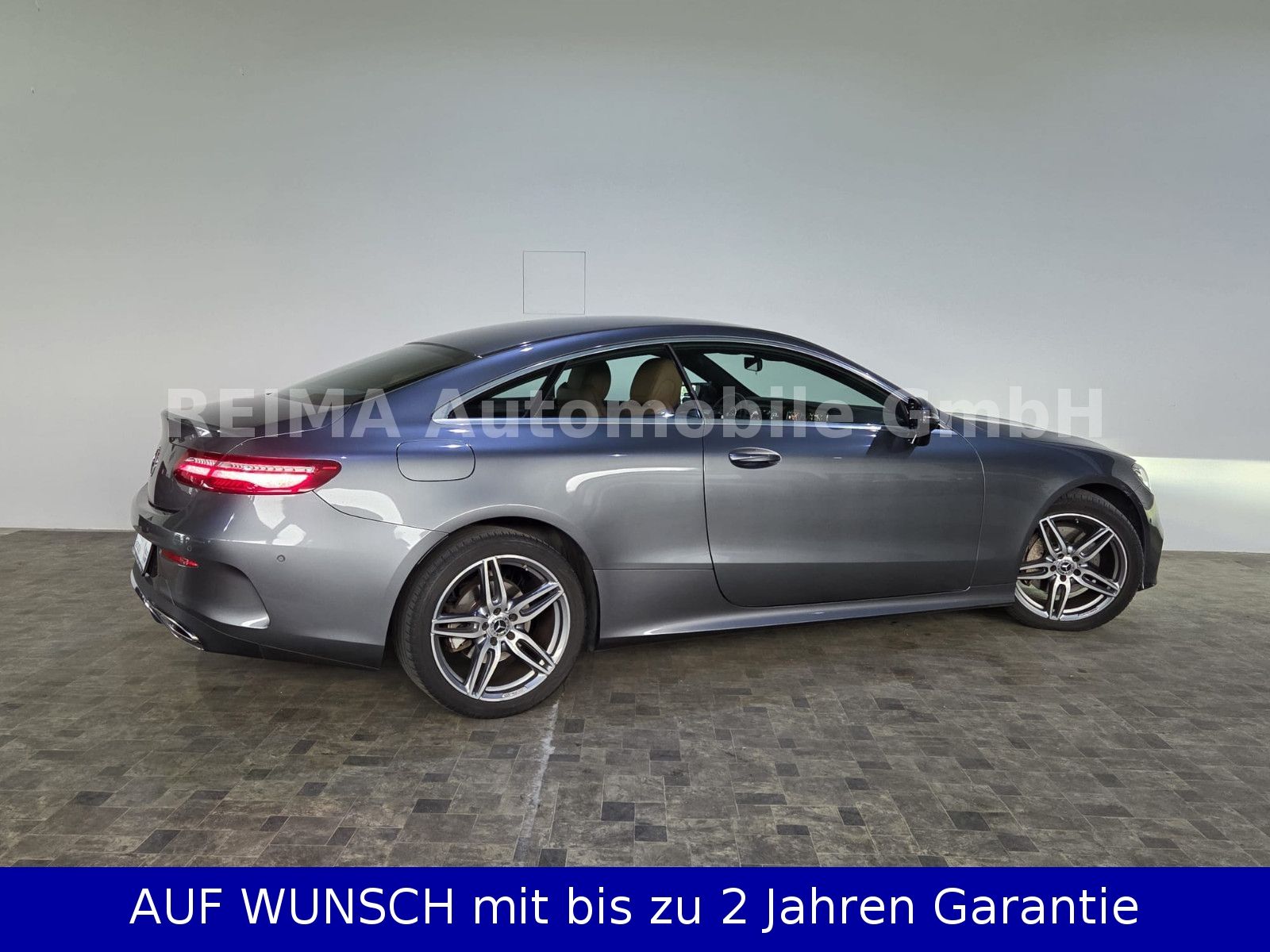 Fahrzeugabbildung Mercedes-Benz E 200 E Coupe AMG, LED, Leder, Assistentspaket