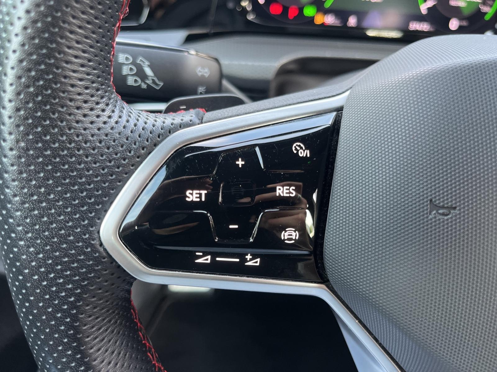 Volkswagen Golf VIII GTI 2.0 TSI App-Connect Sitzheizung LE, миниатюра 14