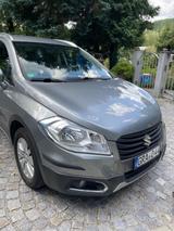 Suzuki (SX4) S-Cross 1.6 Comfort+ 4WD CVT Comfort+ - silberne Suzuki (SX4) S-Cross