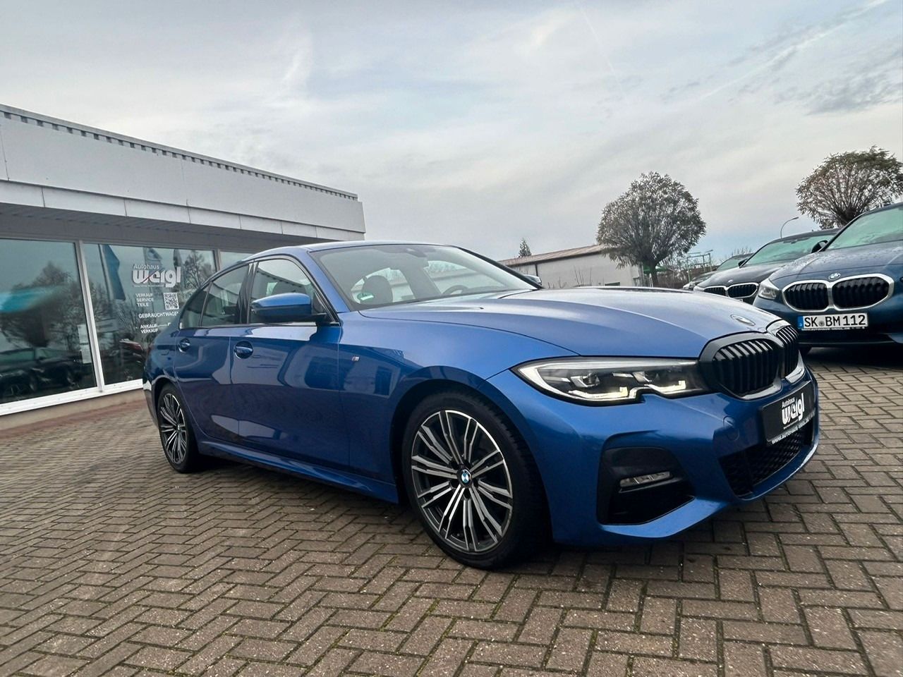 Fahrzeugabbildung BMW 320i +Head Up Display+Live Cockpit Plus+LED+