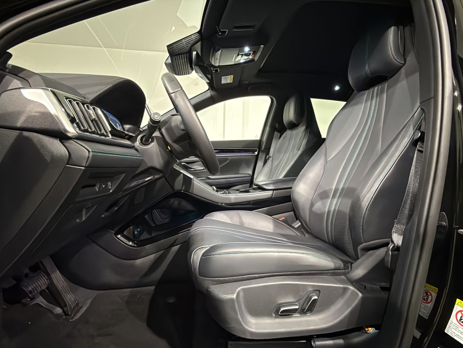BYD Seal U DM-i Boost SOFORT VERFÜGBAR AUTO VOR ORT! imagem 3