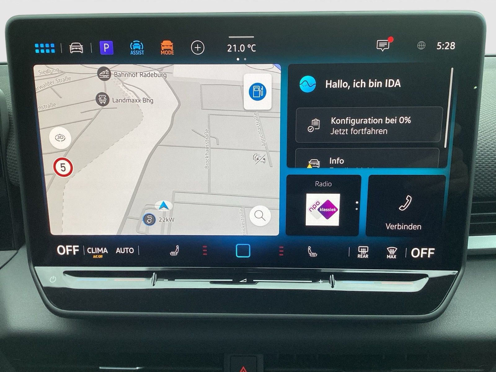 Fahrzeugabbildung Volkswagen T-Roc eTSI Style DSG Matrix AHK Navi AID HUD ACC