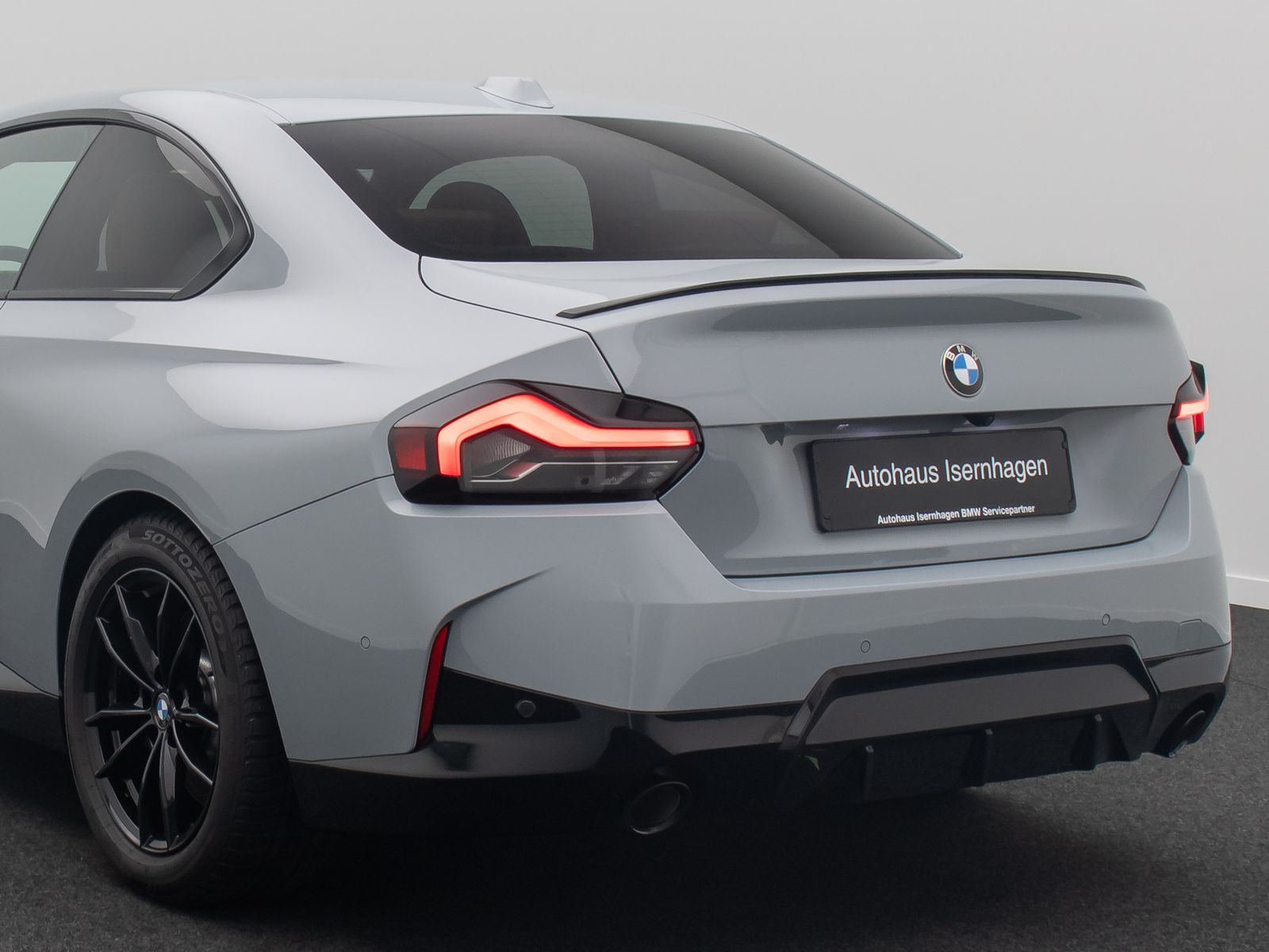 Fahrzeugabbildung BMW 220i Coup&eacute; M Sport Alarm DAB HiFi Kamera 19Zoll