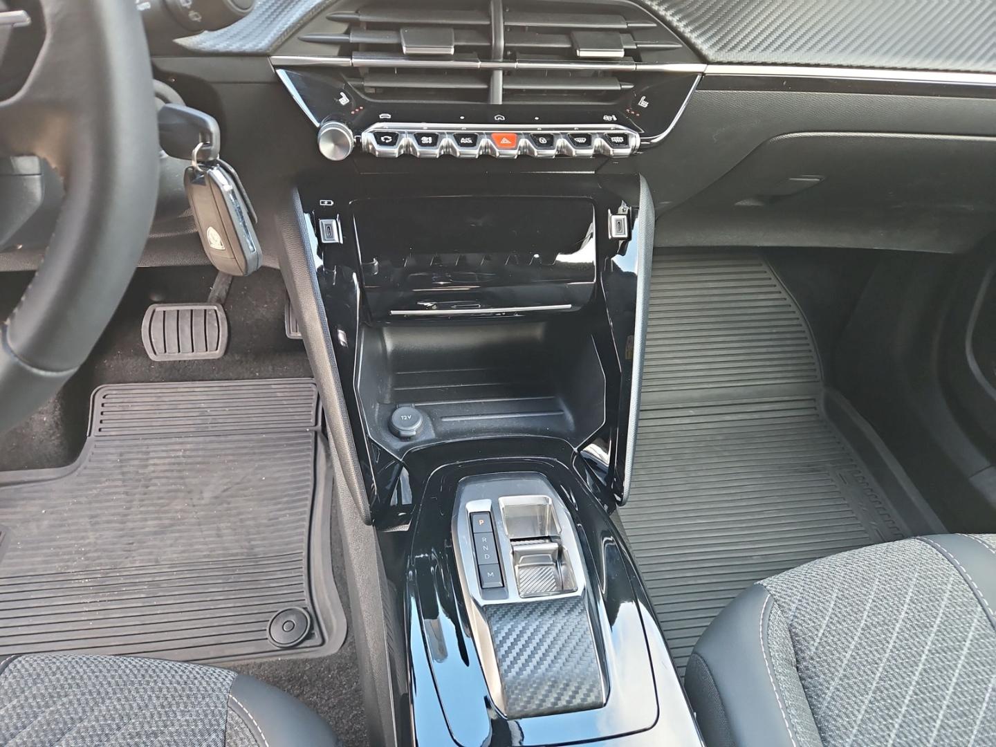 Peugeot 2008 1.2 Hybrid 145 Allure Apple CarPlay Sitzhei