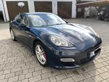 Porsche Panamera V8 Bi Turbo  - blaue Porsche Panamera