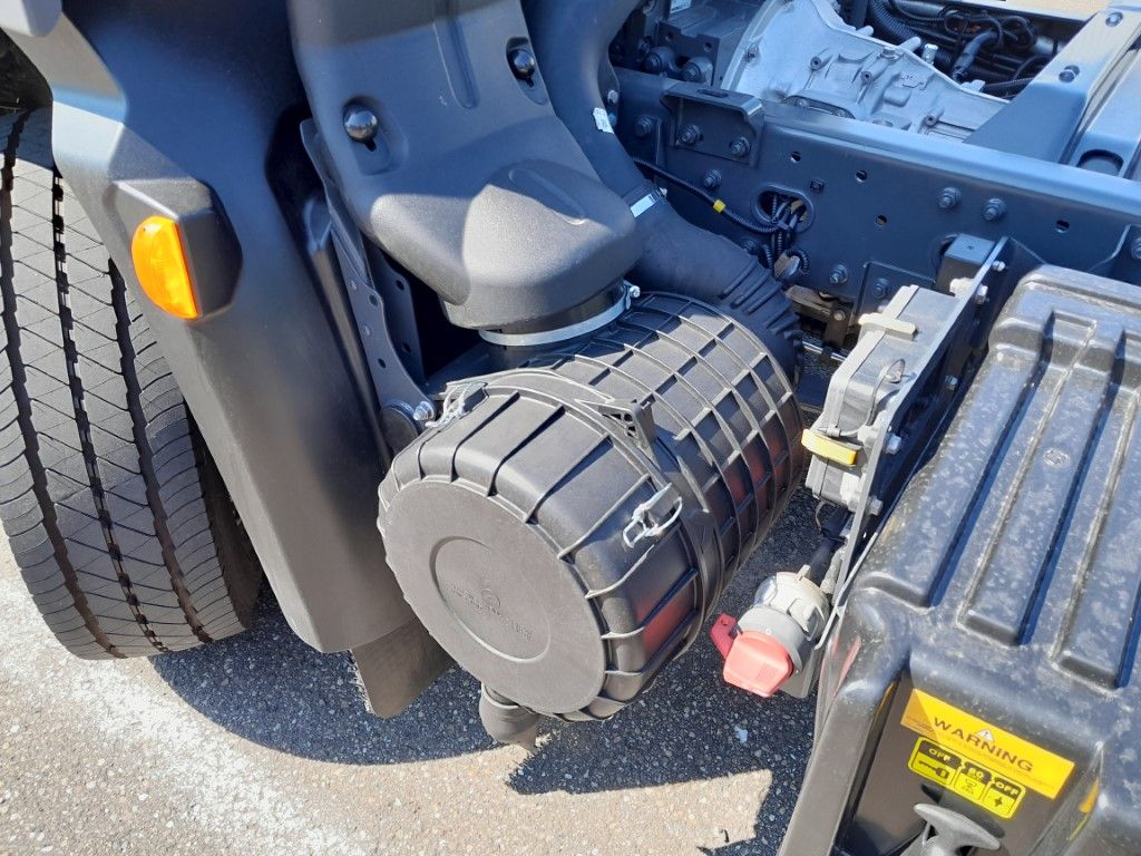 Fahrzeugabbildung DAF FA XB 260 12t reparierter Wasserschaden