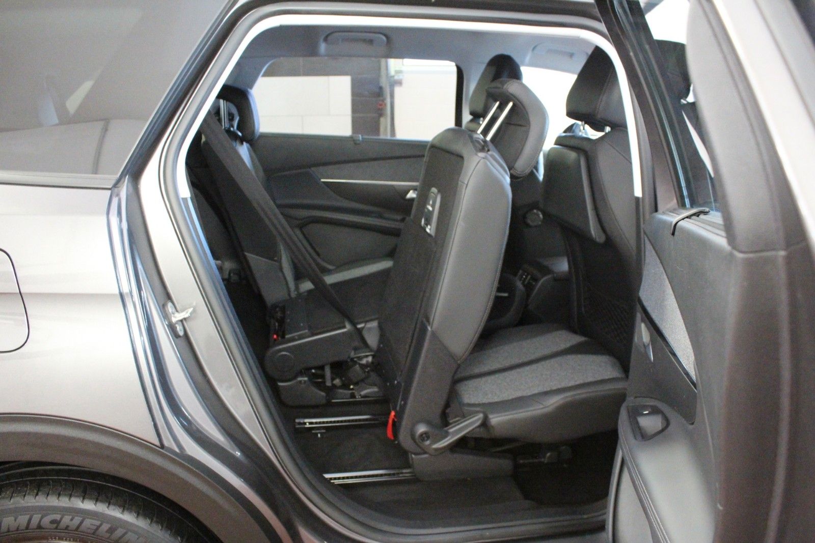 Fahrzeugabbildung Peugeot 5008 Allure 2.0 Blue HDi 150  7 Sitzer