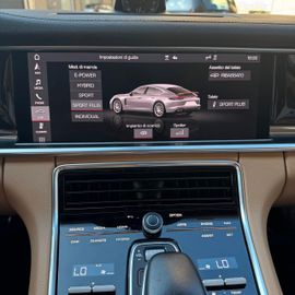 Porsche Panamera - 11