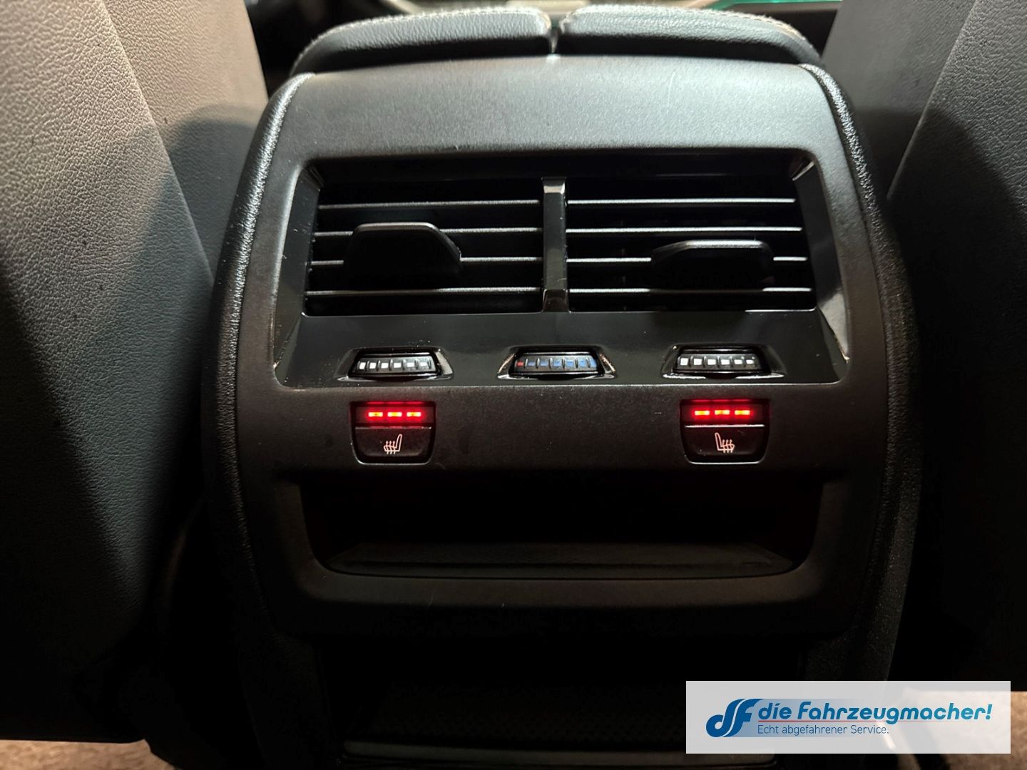 Fahrzeugabbildung BMW X5 xDrive 30d xLine M-Paket Laserlicht HUD Stand