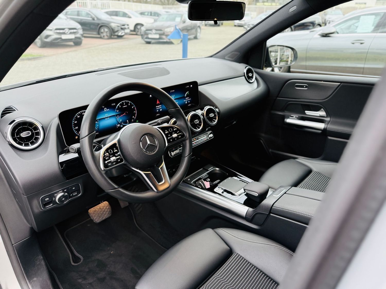 Fahrzeugabbildung Mercedes-Benz B 180 PROGRESSIVE & NIGHT, Automatik, AHK, LED,