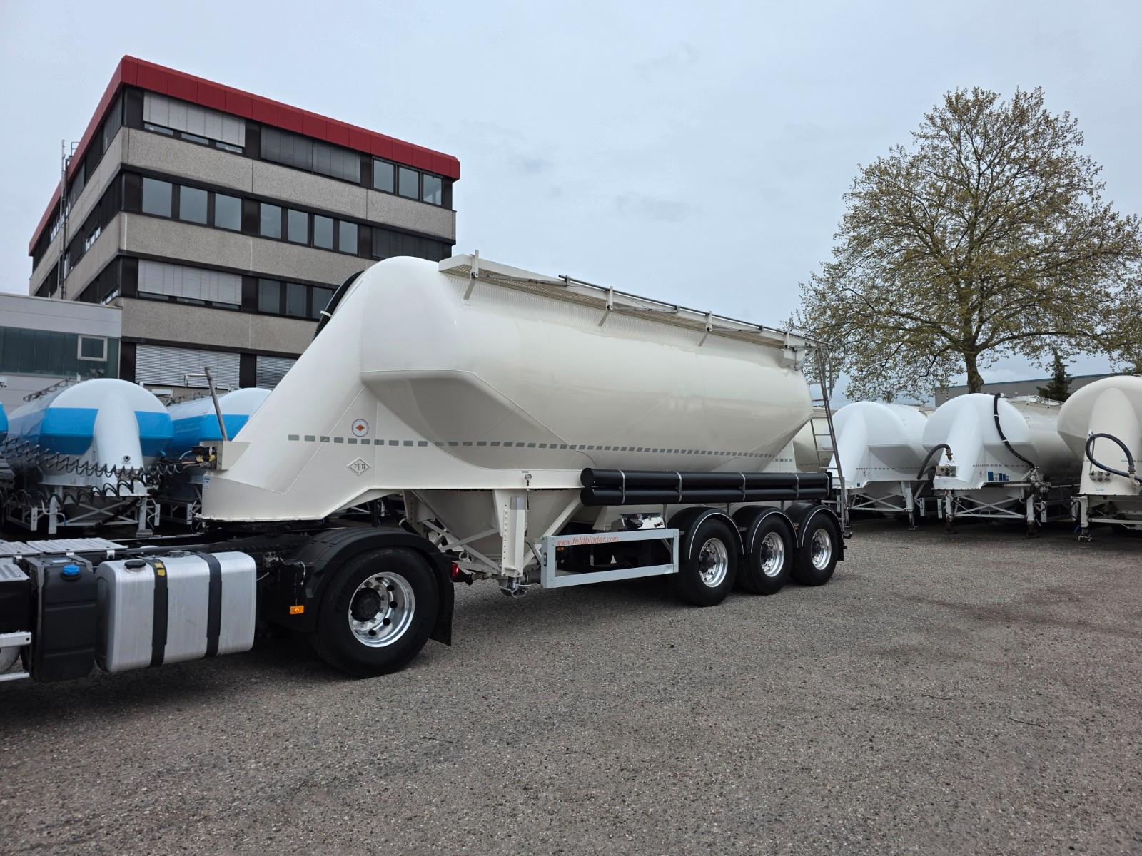 Feldbinder 35m³ Zementsilo / Tara 4200Kg / Lift / German.