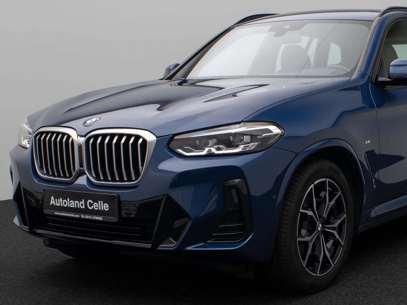 Fahrzeugabbildung BMW X3 xD20i  M Sport Panorama Kamera HUD AHK 19Zoll
